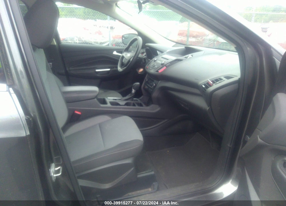 2017 FORD ESCAPE SE VIN: 1FMCU9GD7HUE82853