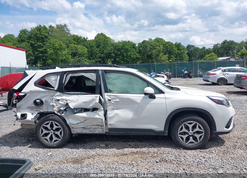 2023 SUBARU FORESTER PREMIUM VIN: JF2SKAECXPH522739