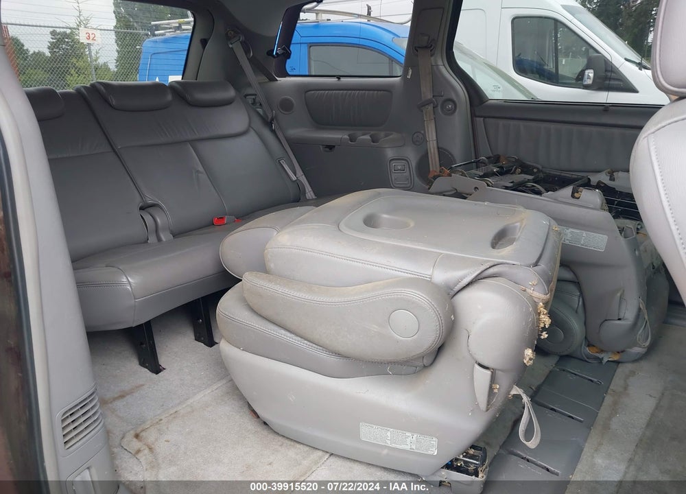 2005 TOYOTA SIENNA XLE VIN: 5TDZA22C85S277085