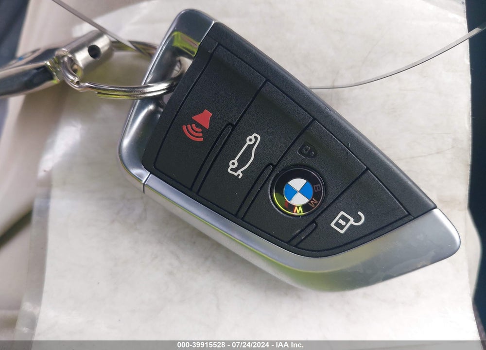 2016 BMW X1 VIN: WBXHT3Z35G4A50717