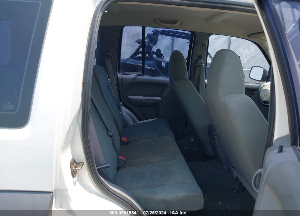 2006 JEEP LIBERTY SPORT VIN: 1J4GL48K76W270569