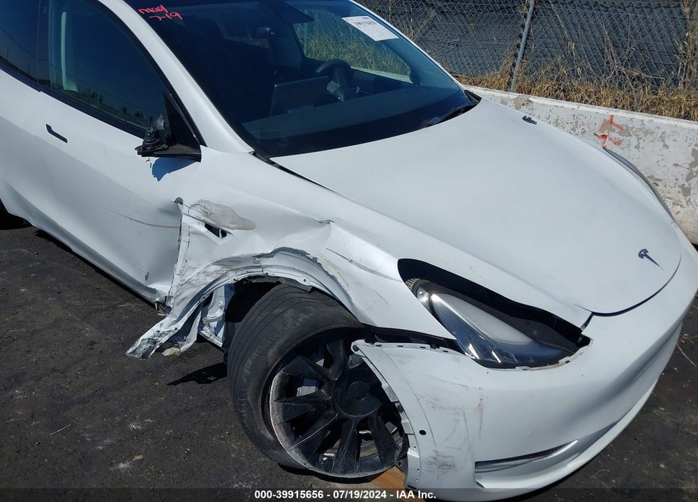 2021 TESLA MODEL Y LONG RANGE DUAL MOTOR ALL-WHEEL DRIVE VIN: 5YJYGDEE1MF160910