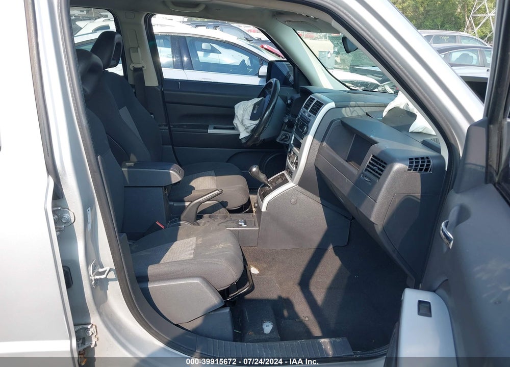 2008 JEEP PATRIOT SPORT VIN: 1J8FF28W18D572205