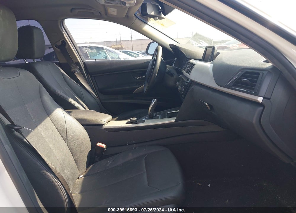 2018 BMW 320I VIN: WBA8E1G57JNU90286