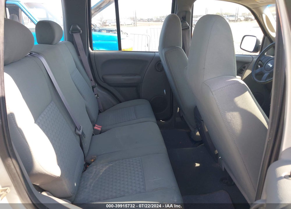 2007 JEEP LIBERTY SPORT VIN: 1J4GL48K77W646947