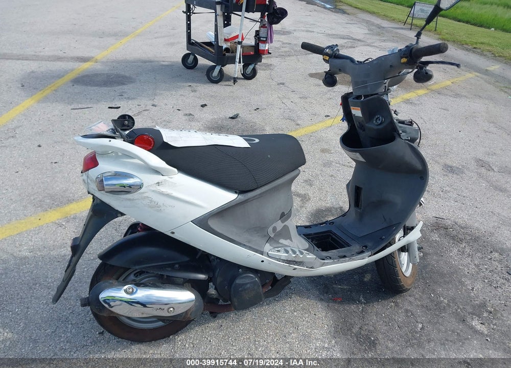 2014 GENUINE SCOOTER CO. BUDDY 125 VIN: RFVPAC20XE1016224