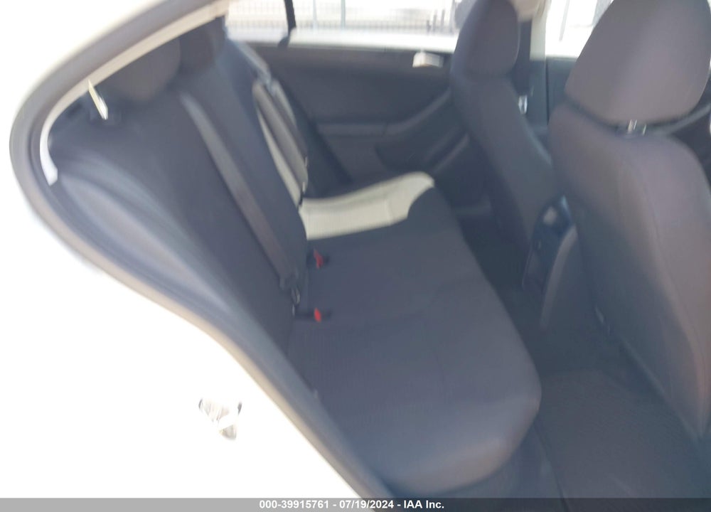 2015 VOLKSWAGEN JETTA 2.0L S VIN: 3VW2K7AJ9FM217844