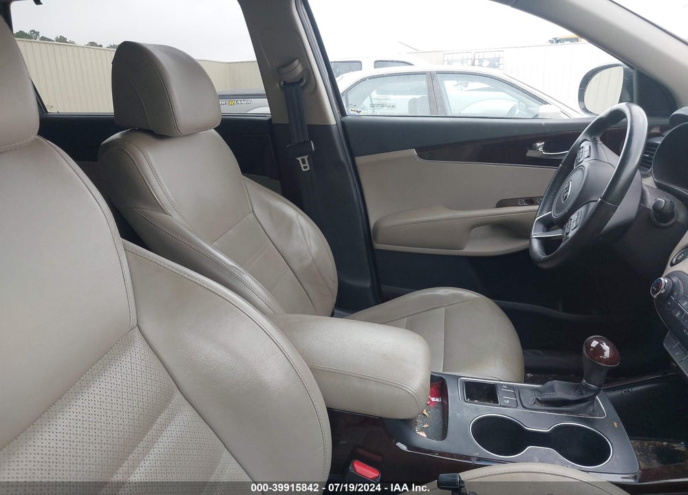2017 KIA SORENTO 3.3L EX VIN: 5XYPH4A55HG297894