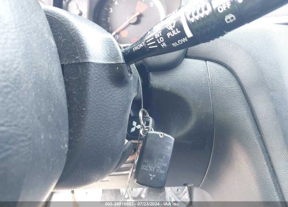 2005 MITSUBISHI OUTLANDER LS VIN: JA4LZ31F15U026852