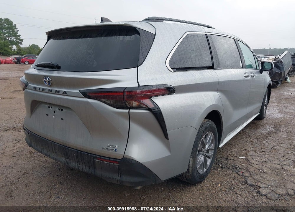 2024 TOYOTA SIENNA XLE VIN: 5TDYRKEC0RS205478
