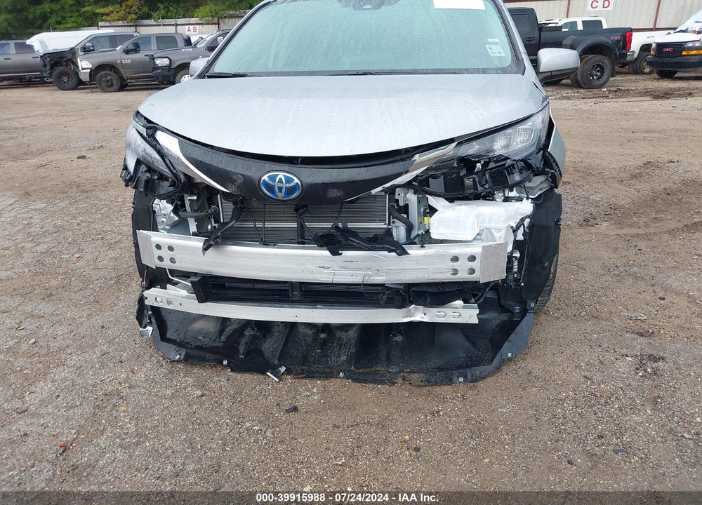 2024 TOYOTA SIENNA XLE VIN: 5TDYRKEC0RS205478