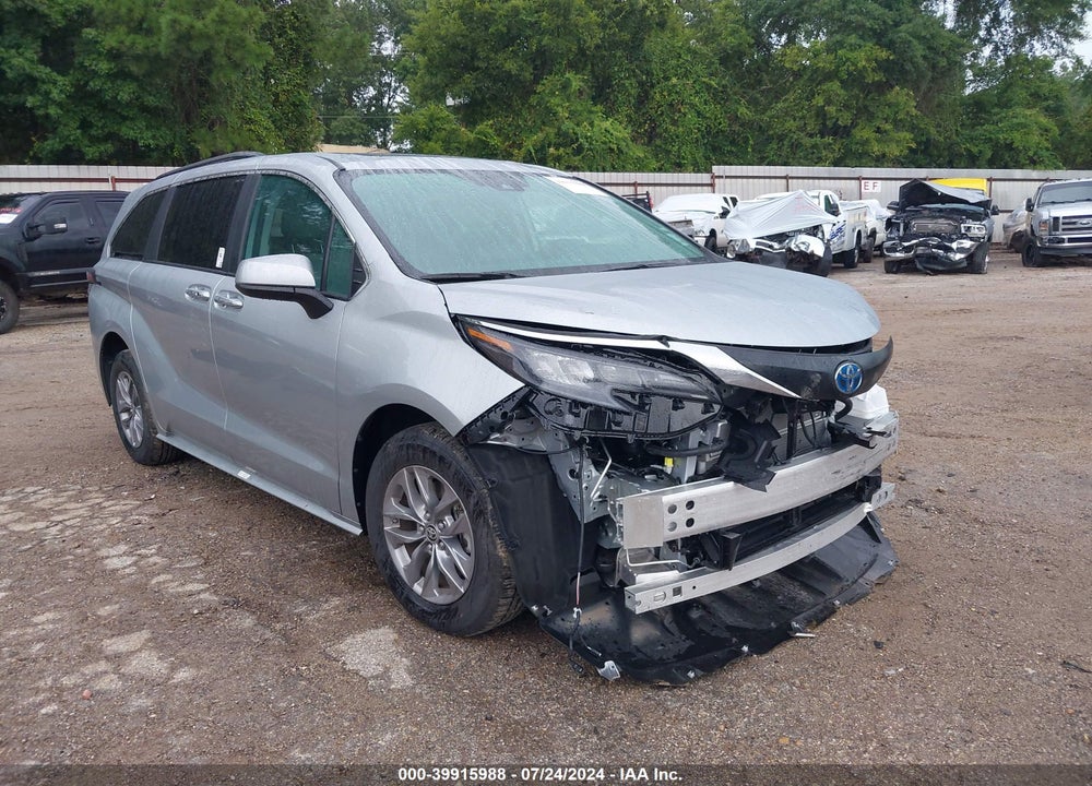 2024 TOYOTA SIENNA XLE VIN: 5TDYRKEC0RS205478