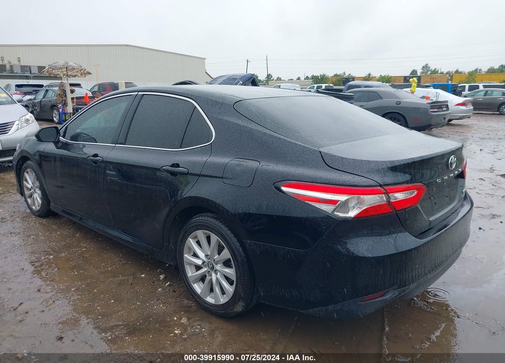 2018 TOYOTA CAMRY VIN: 4T1B11HK8JU113752