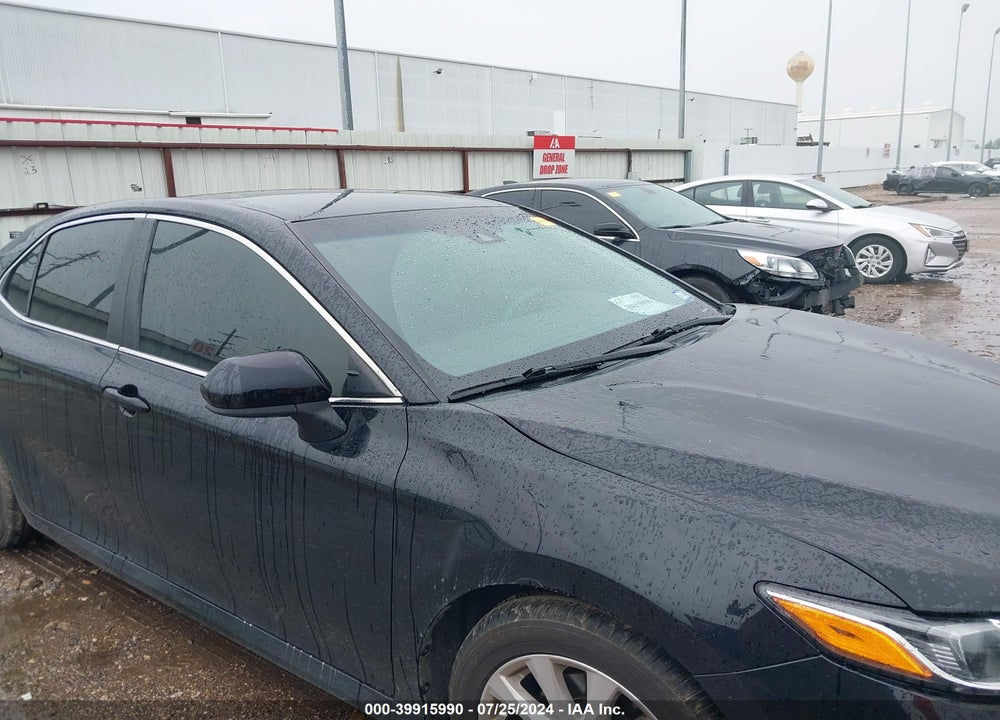 2018 TOYOTA CAMRY VIN: 4T1B11HK8JU113752