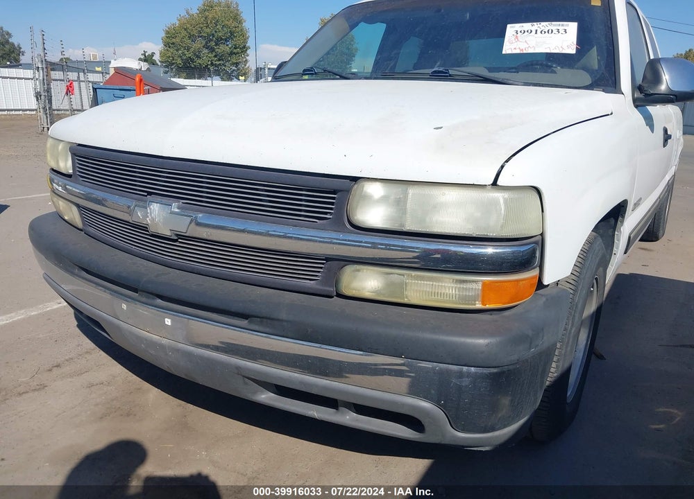 2000 CHEVROLET SILVERADO 1500 LS VIN: 2GCEC19T4Y1360551