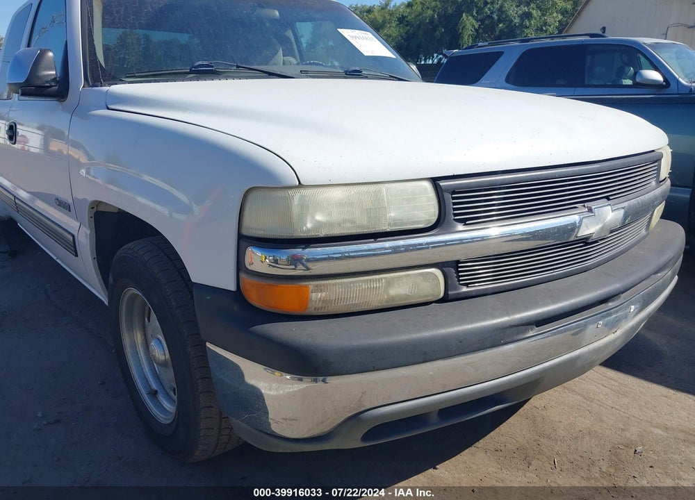 2000 CHEVROLET SILVERADO 1500 LS VIN: 2GCEC19T4Y1360551