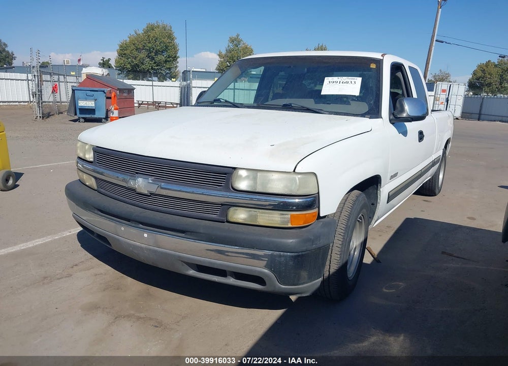 2000 CHEVROLET SILVERADO 1500 LS VIN: 2GCEC19T4Y1360551