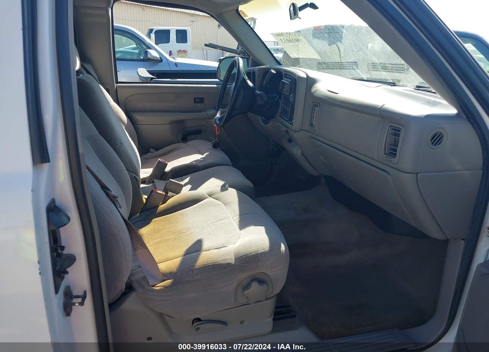 2000 CHEVROLET SILVERADO 1500 LS VIN: 2GCEC19T4Y1360551