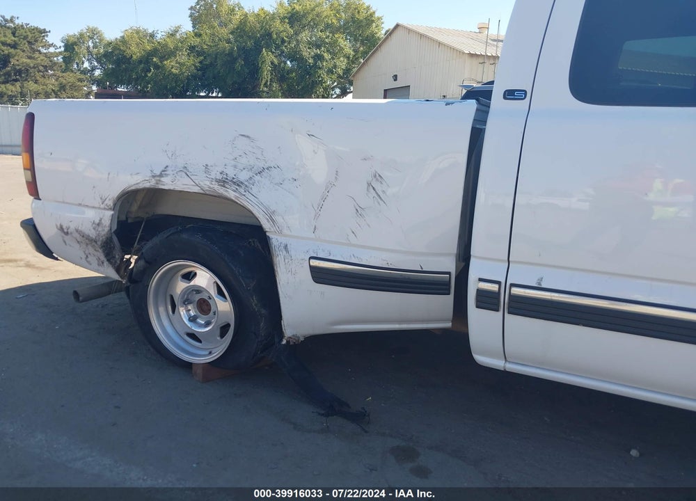 2000 CHEVROLET SILVERADO 1500 LS VIN: 2GCEC19T4Y1360551
