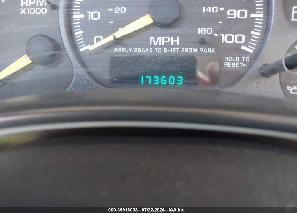 2000 CHEVROLET SILVERADO 1500 LS VIN: 2GCEC19T4Y1360551