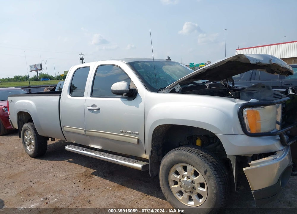 2011 GMC SIERRA 2500HD SLT VIN: 1GT221CG7BZ300411