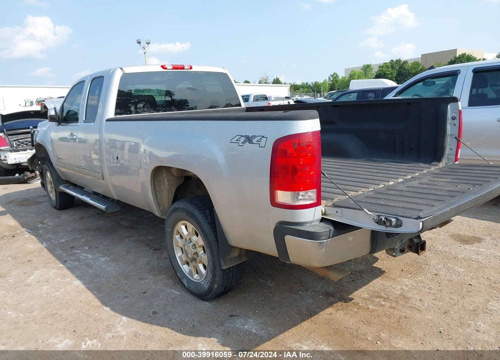 2011 GMC SIERRA 2500HD SLT VIN: 1GT221CG7BZ300411