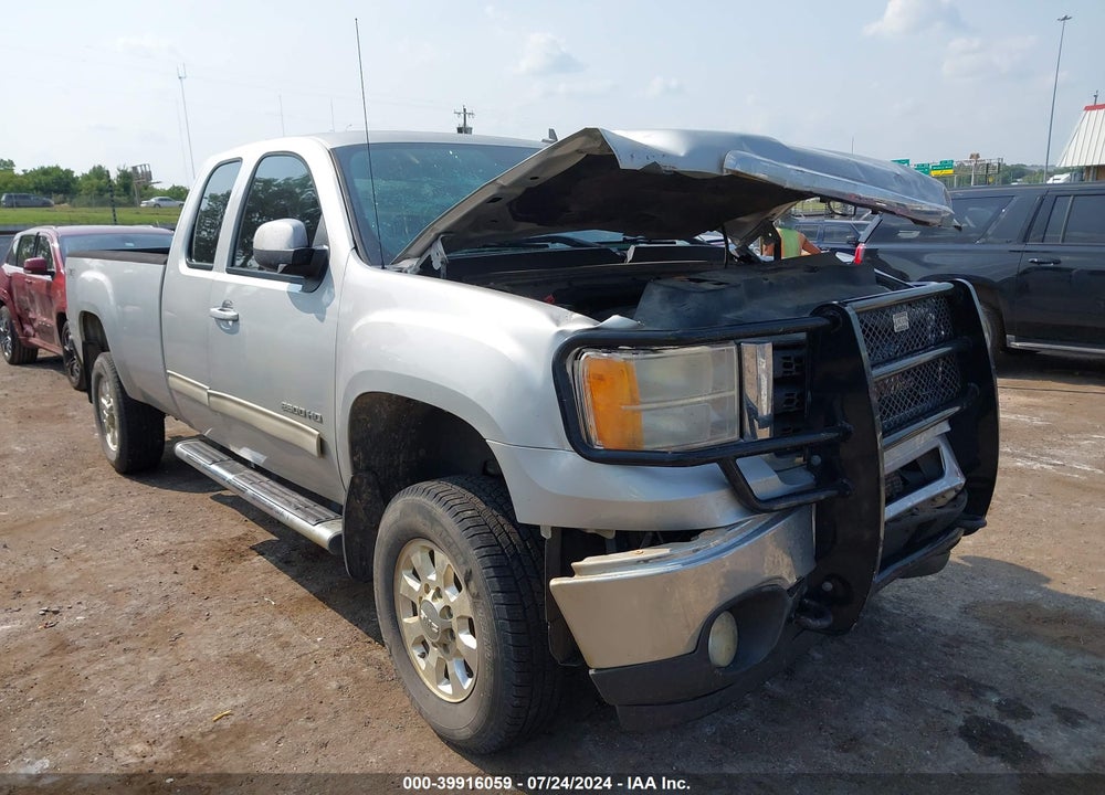 2011 GMC SIERRA 2500HD SLT VIN: 1GT221CG7BZ300411
