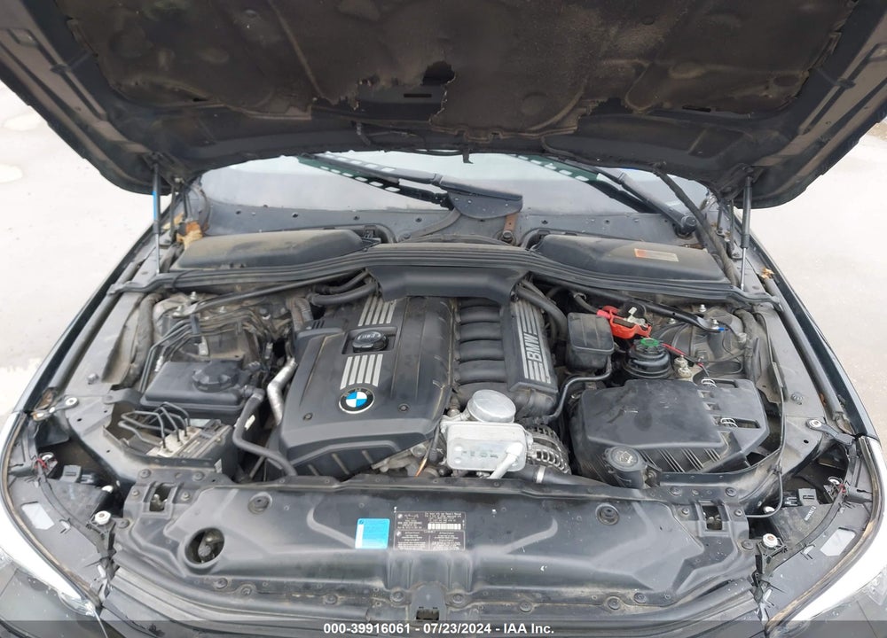 2008 BMW 528I VIN: WBANU53558C117028