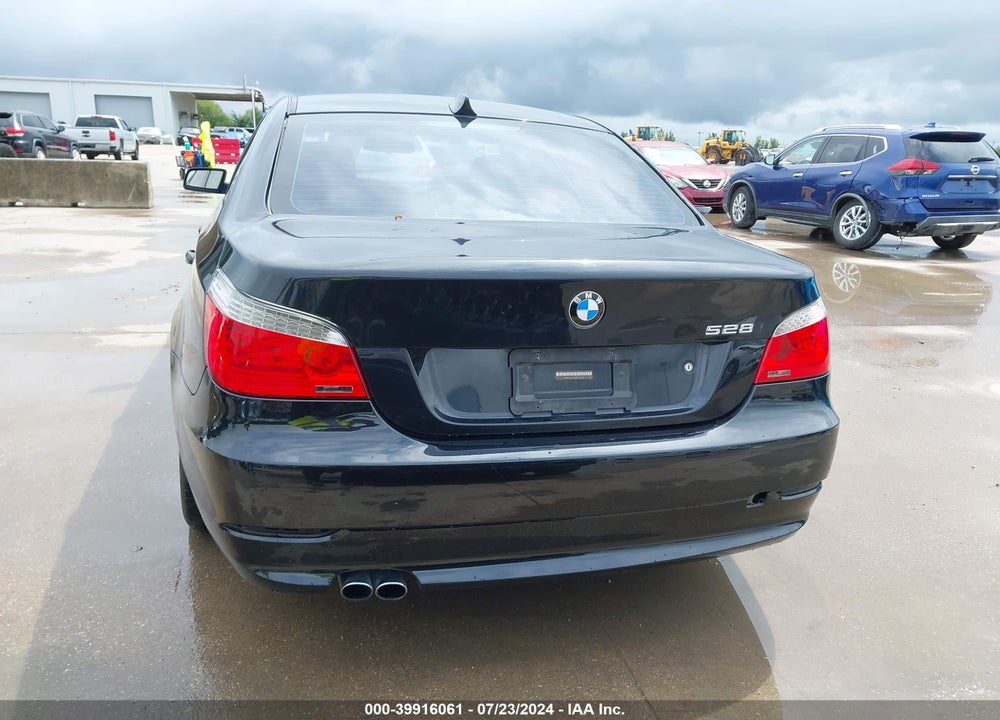 2008 BMW 528I VIN: WBANU53558C117028