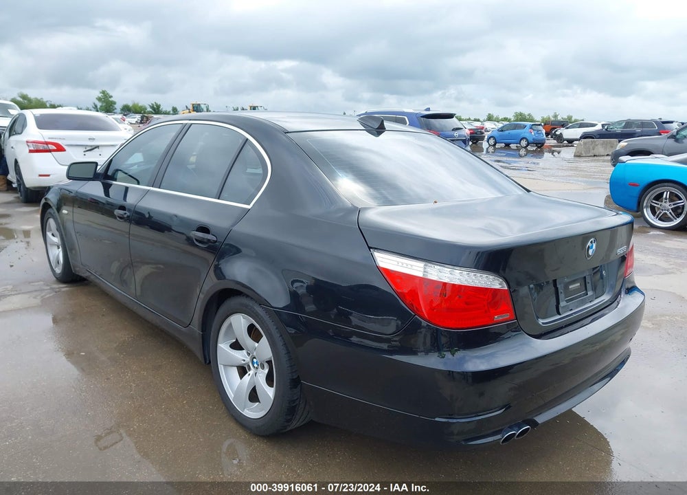 2008 BMW 528I VIN: WBANU53558C117028