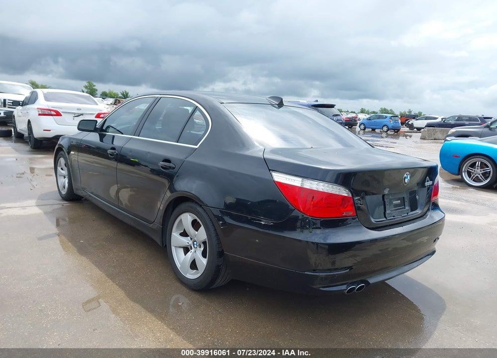 2008 BMW 528I VIN: WBANU53558C117028
