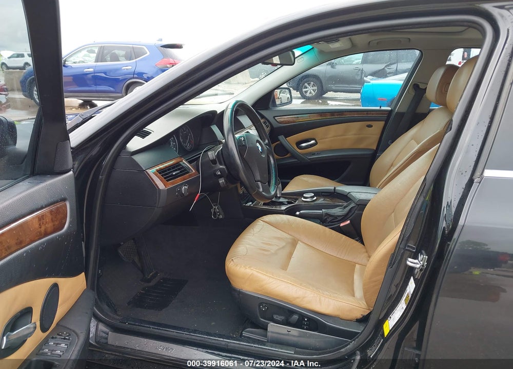 2008 BMW 528I VIN: WBANU53558C117028