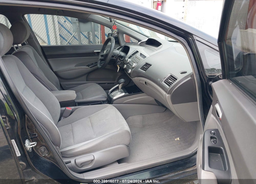 2008 HONDA CIVIC SDN LX VIN: 1HGFA16518L075396