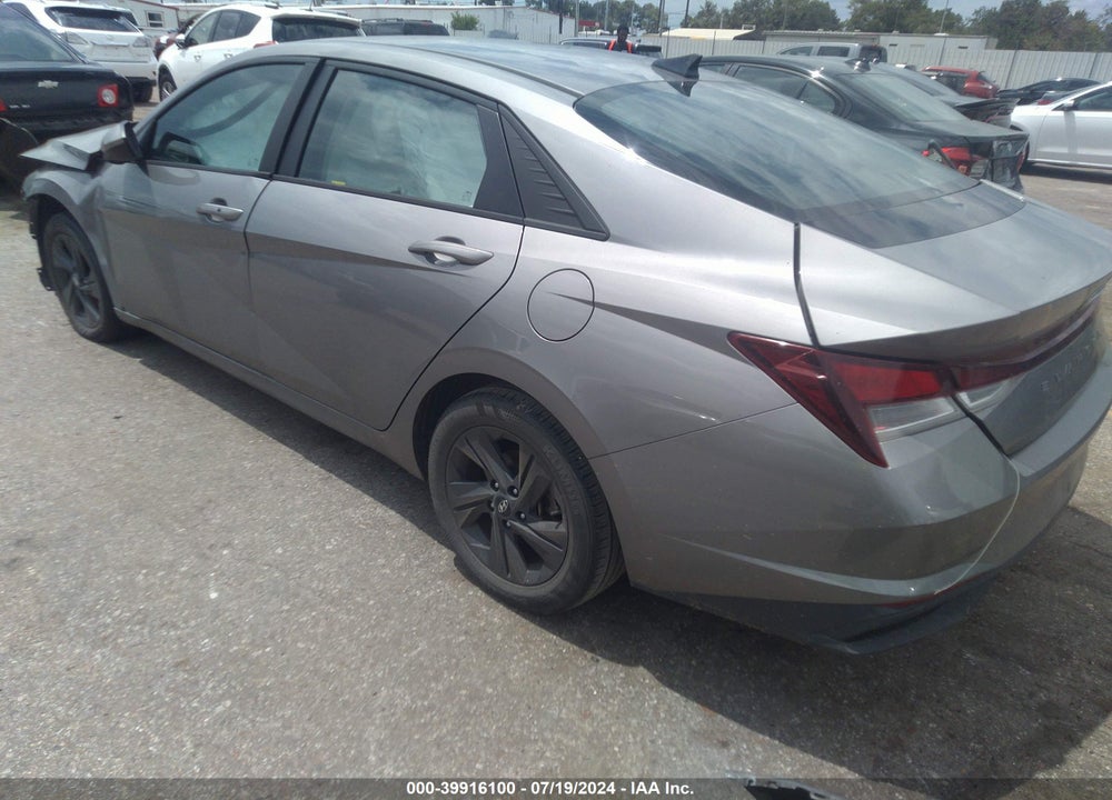 2021 HYUNDAI ELANTRA SEL VIN: KMHLS4AG4MU123692