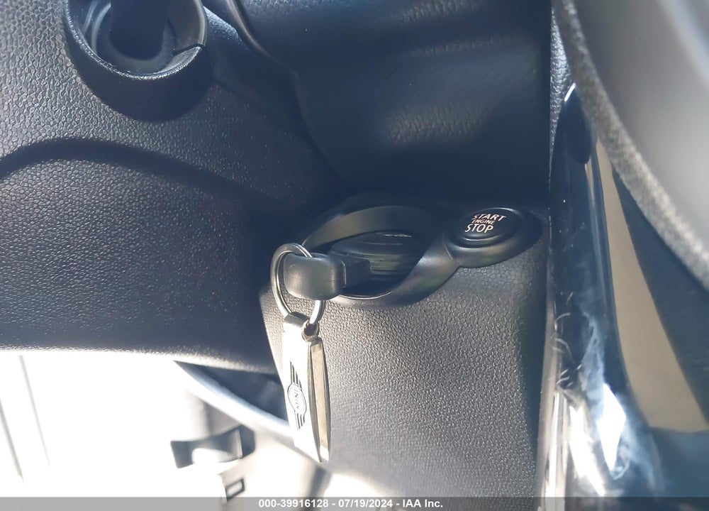 2014 MINI COUNTRYMAN COOPER S VIN: WMWZC5C59EWP39825