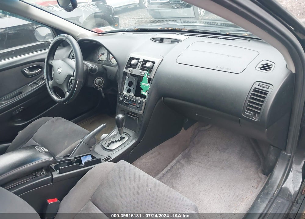 2002 NISSAN MAXIMA SE VIN: JN1DA31D52T420231