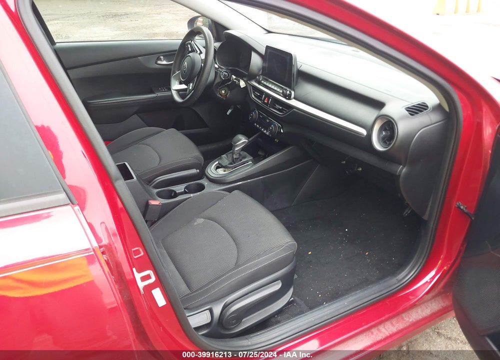 2019 KIA FORTE LXS VIN: 3KPF24AD7KE060686