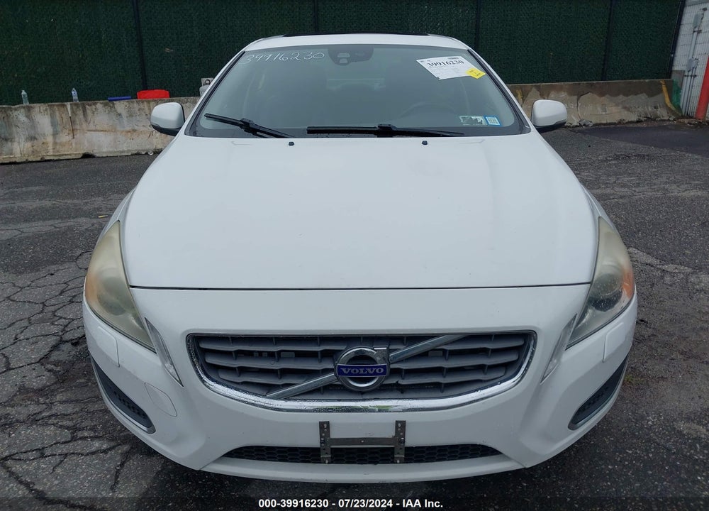 2011 VOLVO S60 T6 VIN: YV1902FHXB2014845