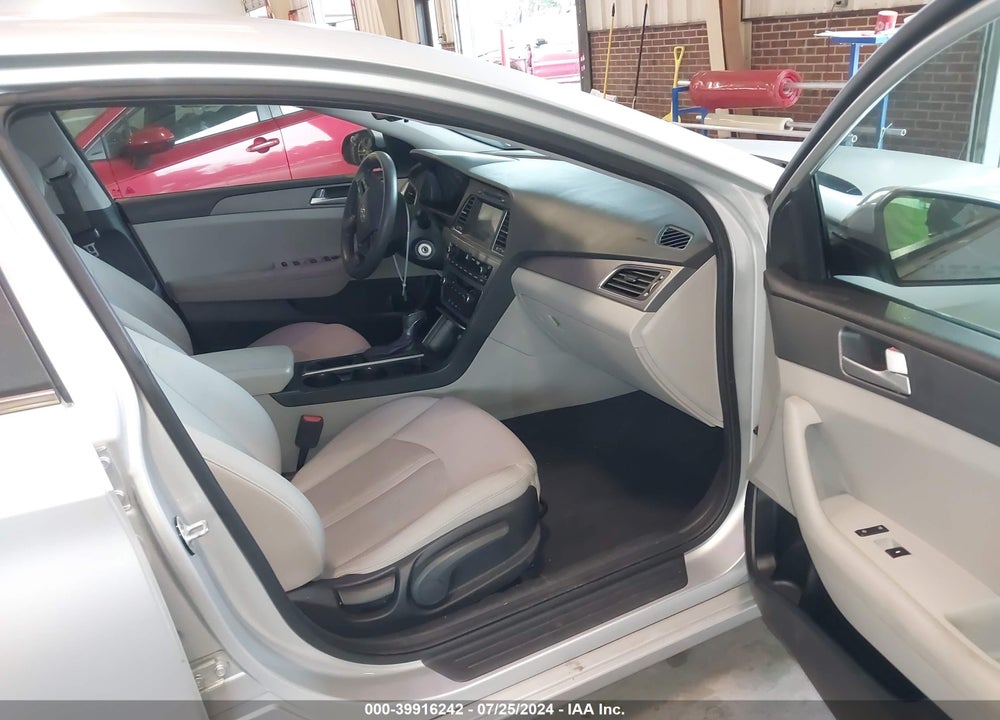 2016 HYUNDAI SONATA SE VIN: 5NPE24AF7GH372281