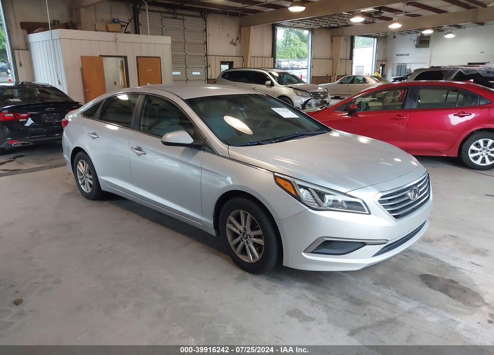 2016 HYUNDAI SONATA SE VIN: 5NPE24AF7GH372281