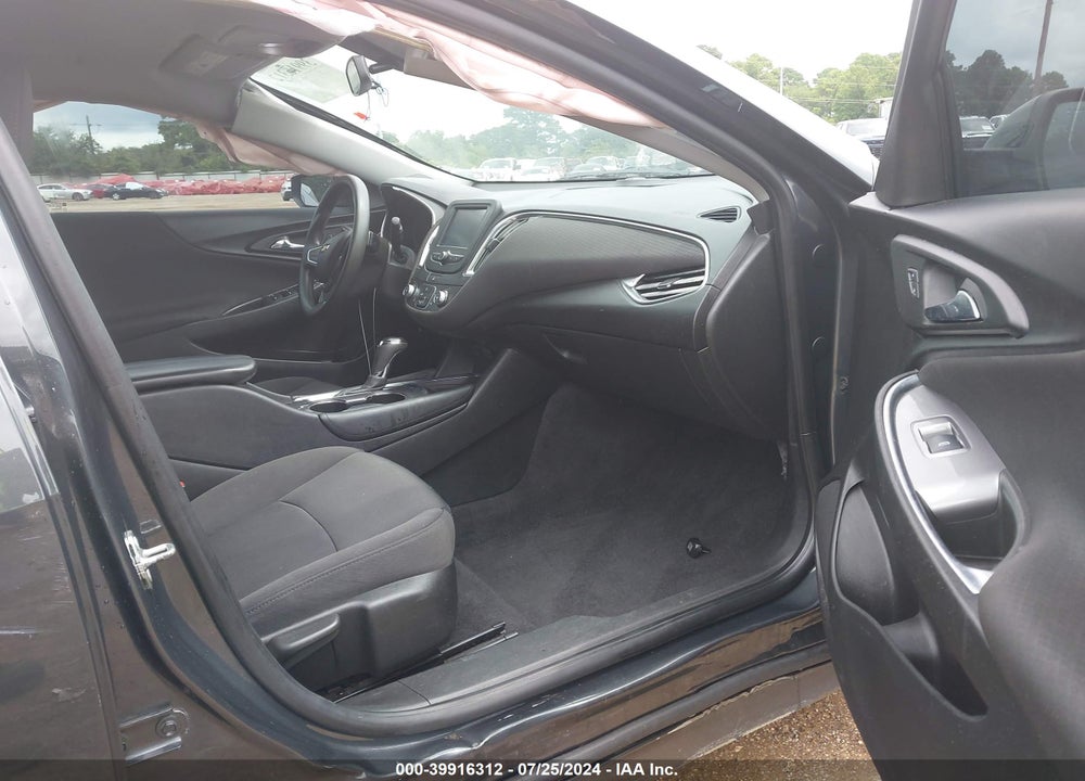 2018 CHEVROLET MALIBU LT VIN: 1G1ZD5ST5JF255704