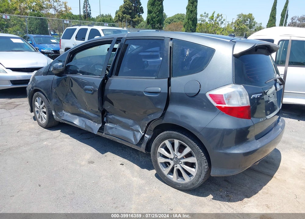 2011 HONDA FIT SPORT VIN: JHMGE8H56BS005157