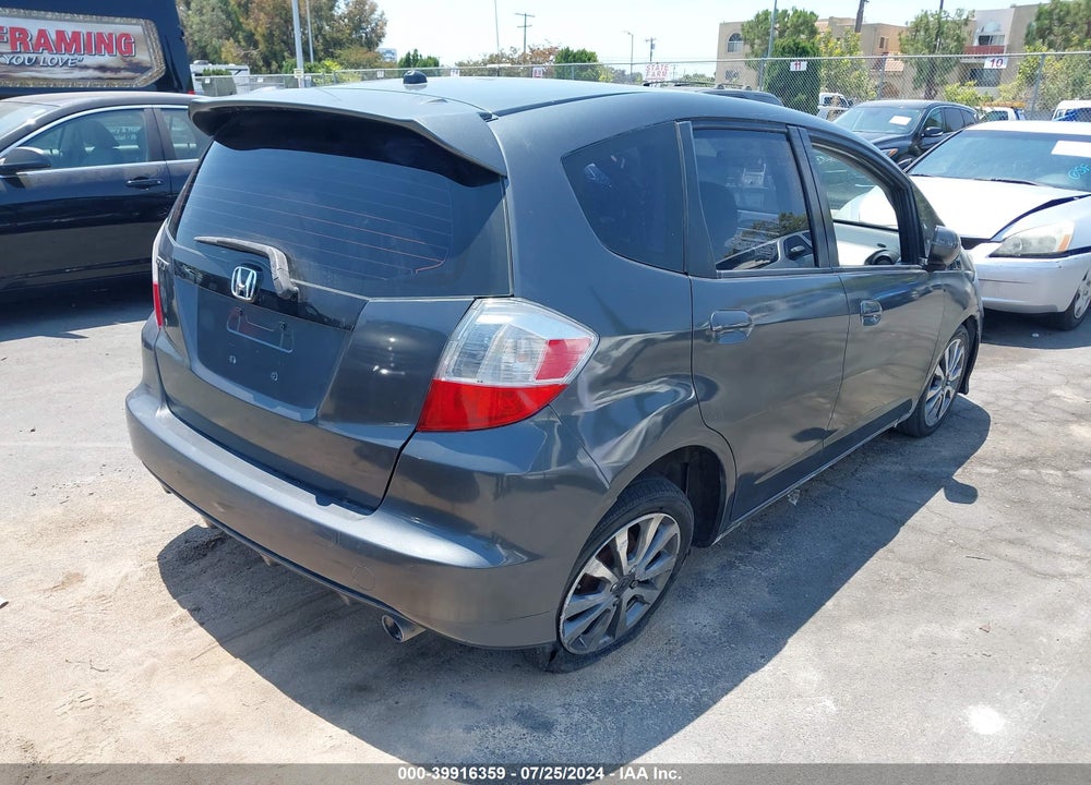 2011 HONDA FIT SPORT VIN: JHMGE8H56BS005157