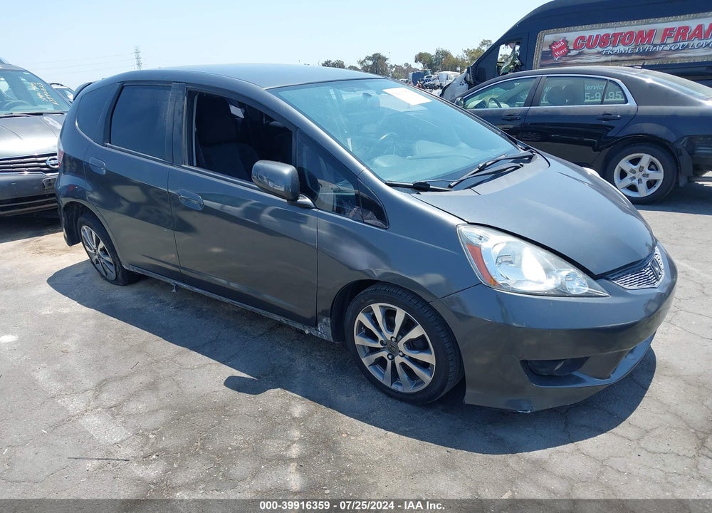 2011 HONDA FIT SPORT VIN: JHMGE8H56BS005157