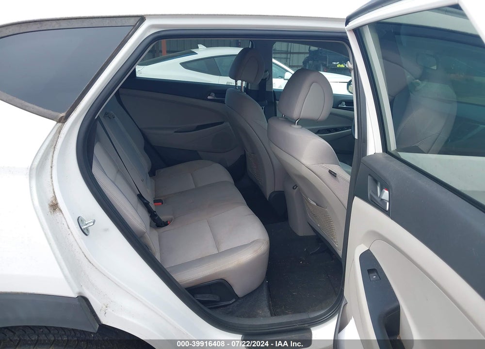 2016 HYUNDAI TUCSON SE VIN: KM8J33A46GU071779