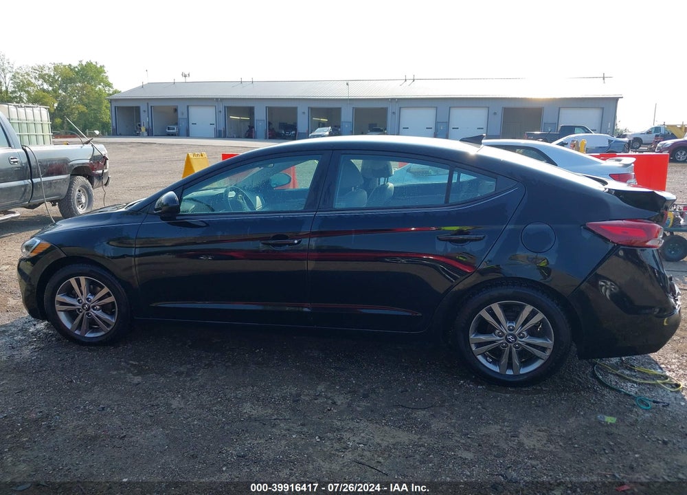 2017 HYUNDAI ELANTRA SE VIN: KMHD84LFXHU060417