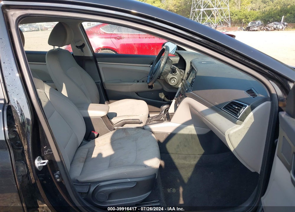 2017 HYUNDAI ELANTRA SE VIN: KMHD84LFXHU060417