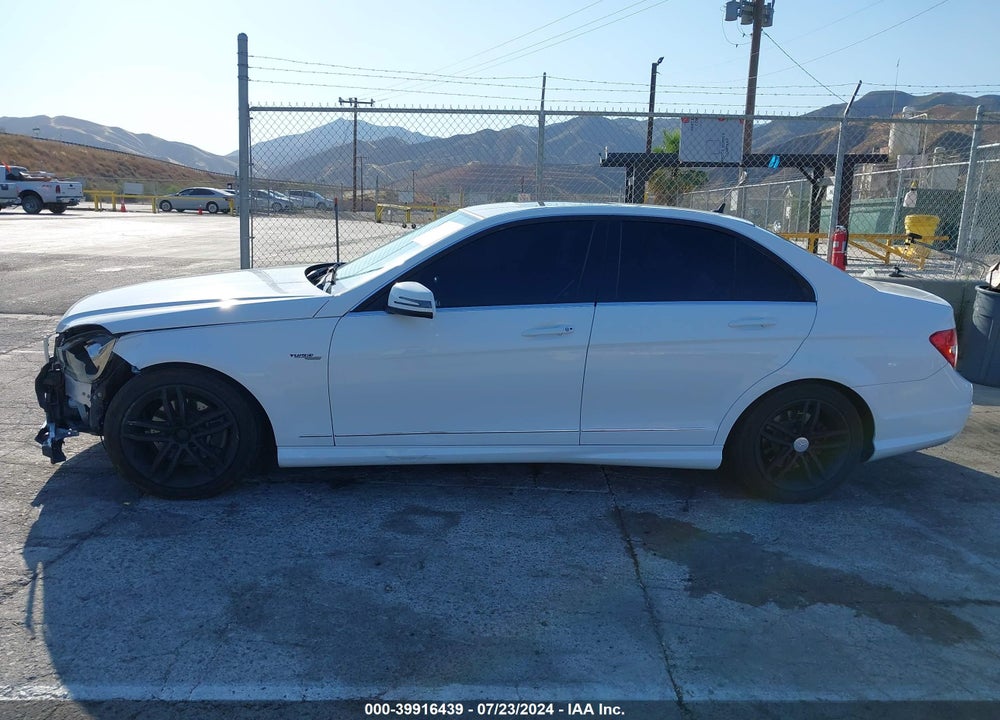2014 MERCEDES-BENZ C 250 VIN: WDDGF4HB1EA938011