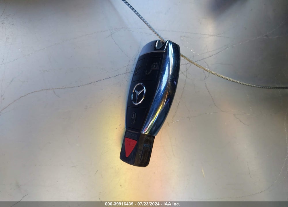 2014 MERCEDES-BENZ C 250 VIN: WDDGF4HB1EA938011