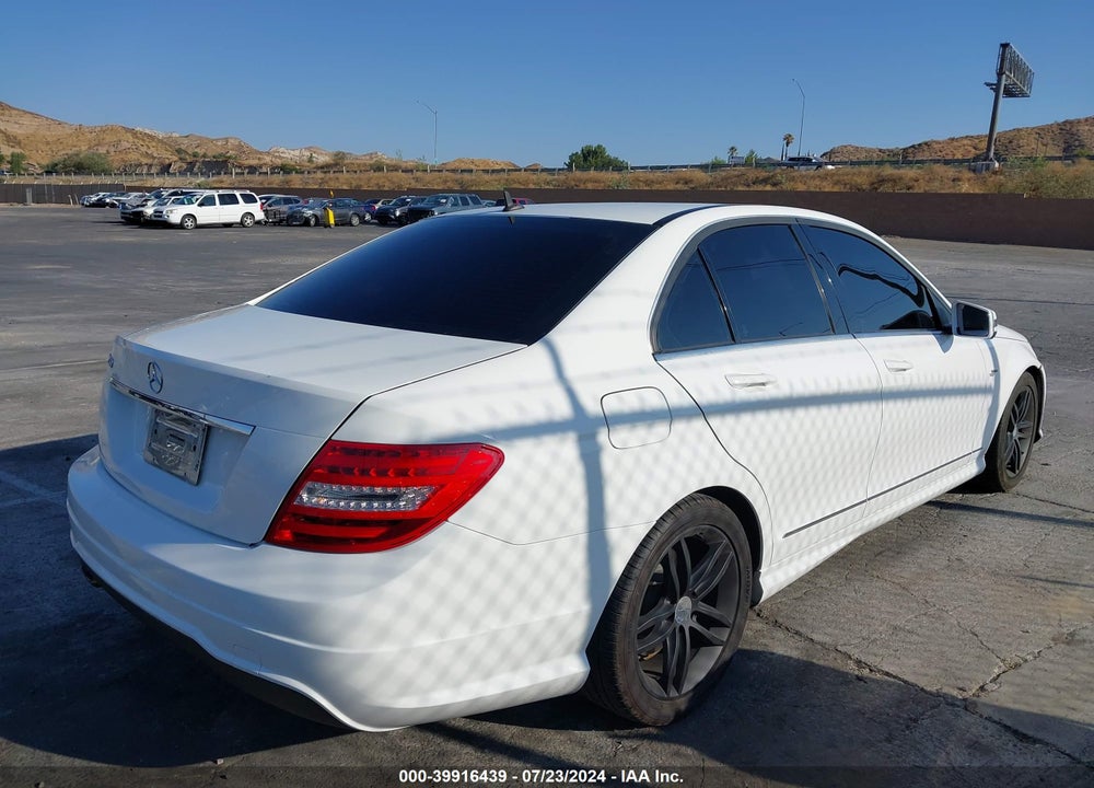 2014 MERCEDES-BENZ C 250 VIN: WDDGF4HB1EA938011
